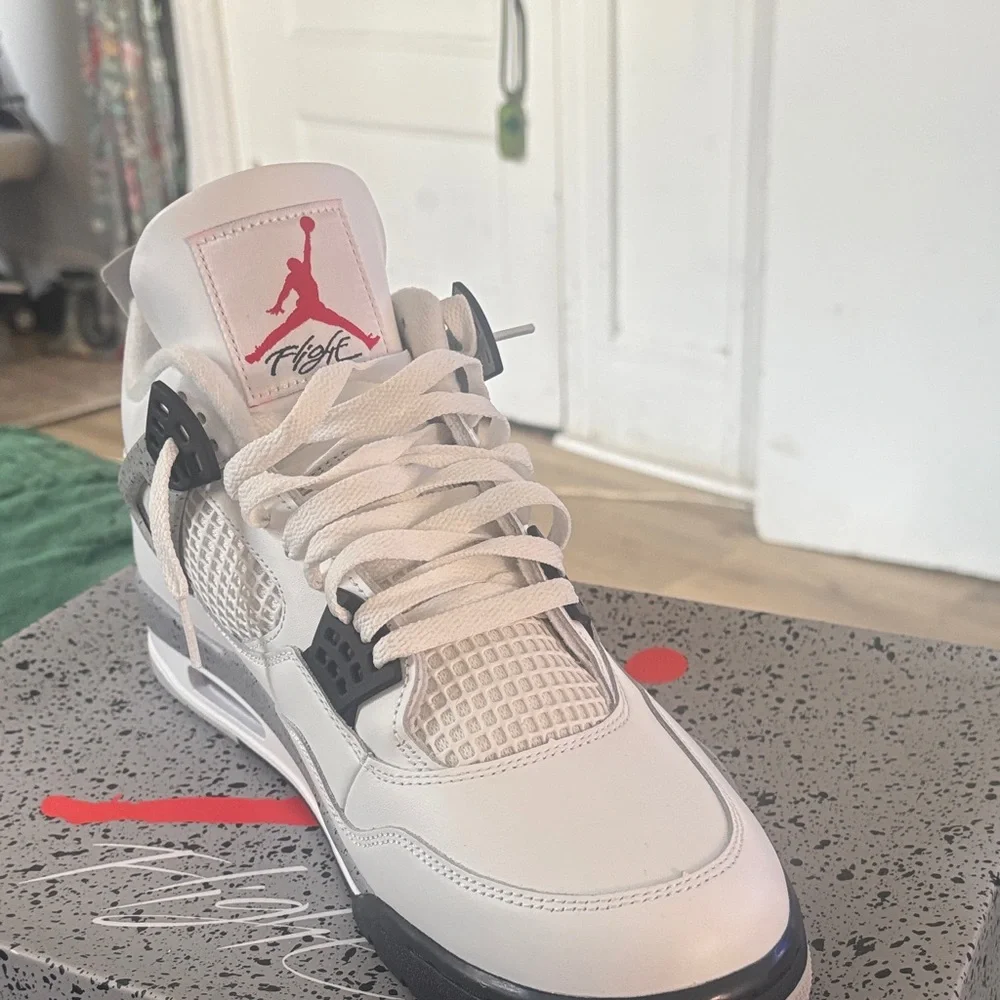 AIR JORDAN 4 Retro red gray cement Men’s Size 14 never worn. - Picture 4 of 8